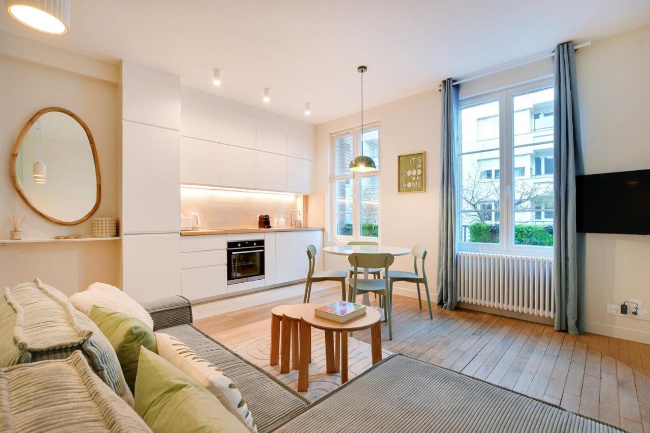 Elegant By Les Maisons De Charloc Homes Boulogne-Billancourt